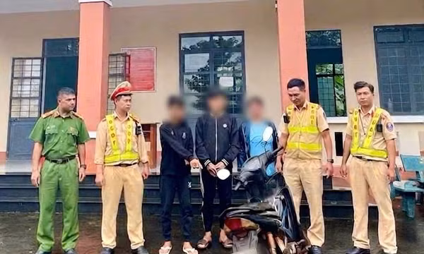 Gia Lai: Làm rõ nhóm thanh thiếu niên quay, đăng video 'bốc đầu' xe máy lên mạng xã hội