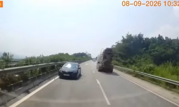 Đi ngược chiều trên cao tốc Nội Bài – Lào Cai, tài xế bị phạt 35 triệu đồng, trừ 10 điểm giấy phép lái xe