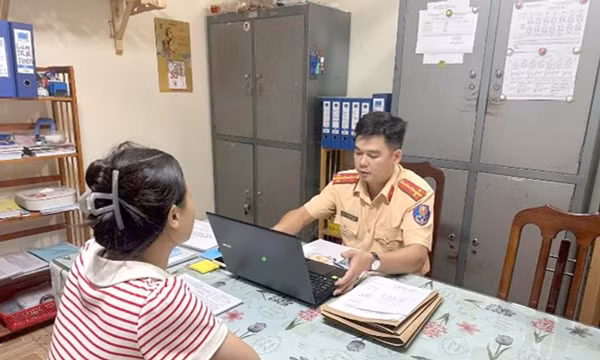 Xử phạt tài xế vượt xe theo phản ánh của người dân trên ứng dụng VNeTraffic