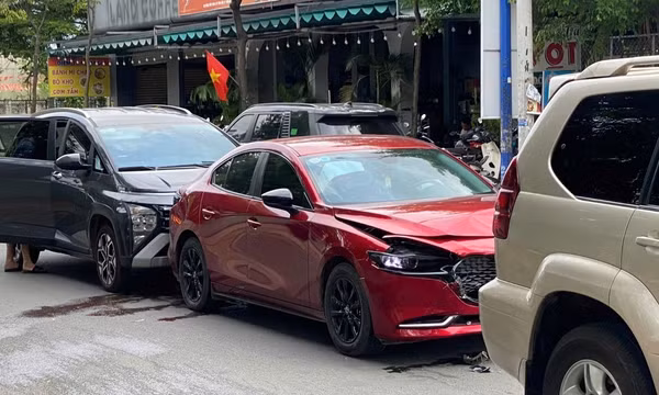 Đồng Nai: Va chạm liên hoàn, 4 ô tô hư hỏng