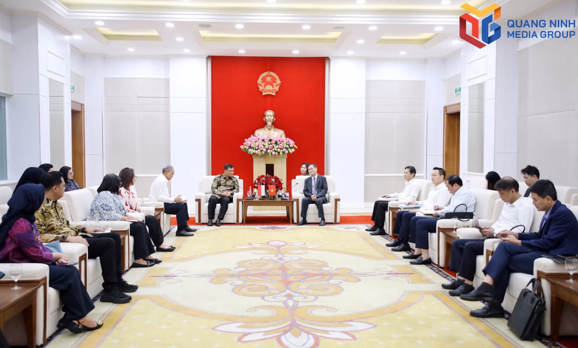 Phó Bí thư Thành ủy, Chủ tịch UBND thành phố Quảng Ninh tiếp xã giao Đoàn đại biểu của Indonesia (10-2026). Ảnh: Thu Chung