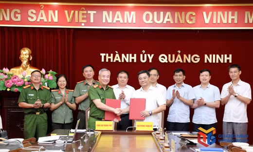 Bàn giao Cơ quan Thường trực BCĐ Phát triển khoa học, công nghệ, đổi mới sáng tạo và chuyển đổi số thành phố Quảng Ninh