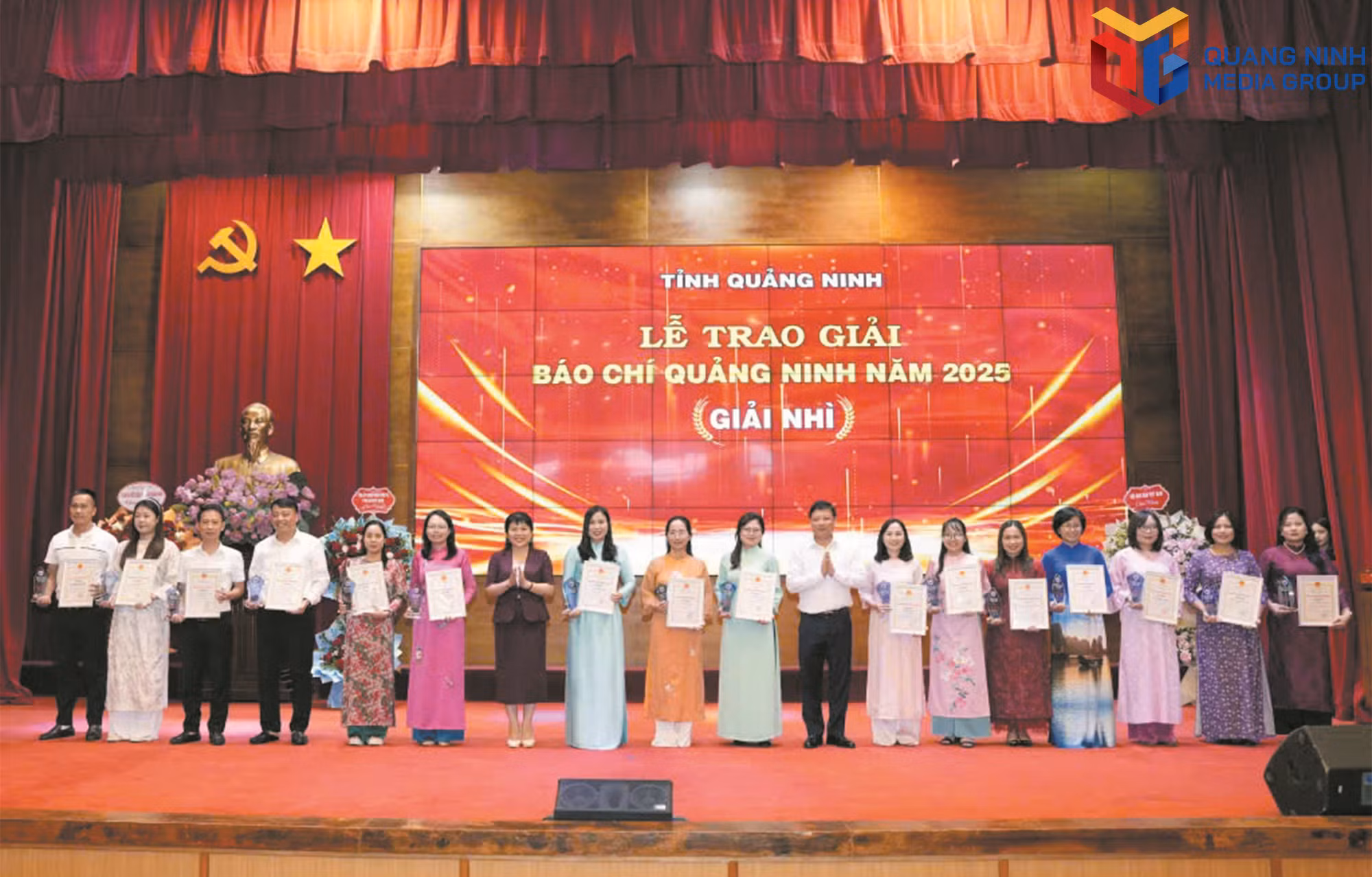 bqn_tr_nha-bao-quang-tho-bao-nhan-dan-thu-ky-chi-hoi-nha-bao.jpg