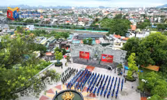 Lễ chào cờ “Tôi yêu Tổ quốc tôi” tổ chức tại Khu di tích lưu niệm sự kiện Bác Hồ về thăm Uông Bí.
