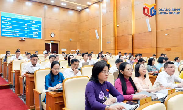 Kỳ họp thứ 7 HĐND tỉnh thông qua 10 nghị quyết quan trọng