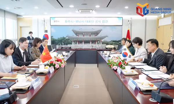 Đoàn đại biểu thành phố Quảng Ninh làm việc với Thị trưởng thành phố Gwangju, tỉnh Gyeonggi (Hàn Quốc)