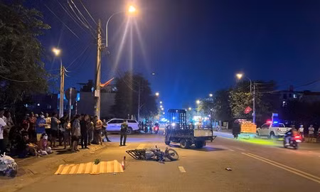 Xe máy va chạm xe ba gác, một thanh niên tử vong