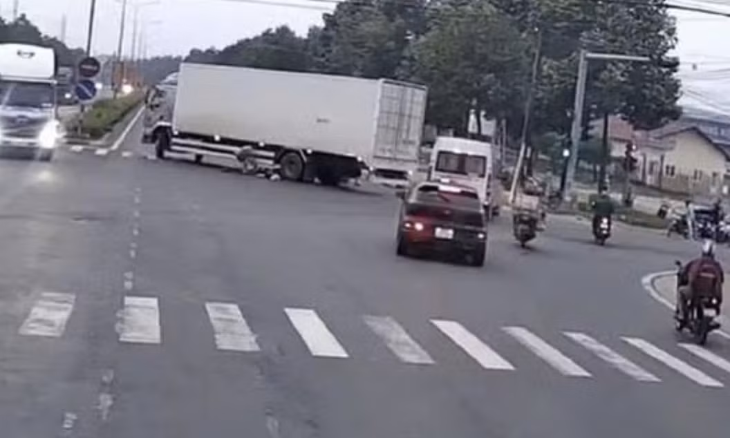 Camera ghi lại thời điểm xảy ra tai nạn
