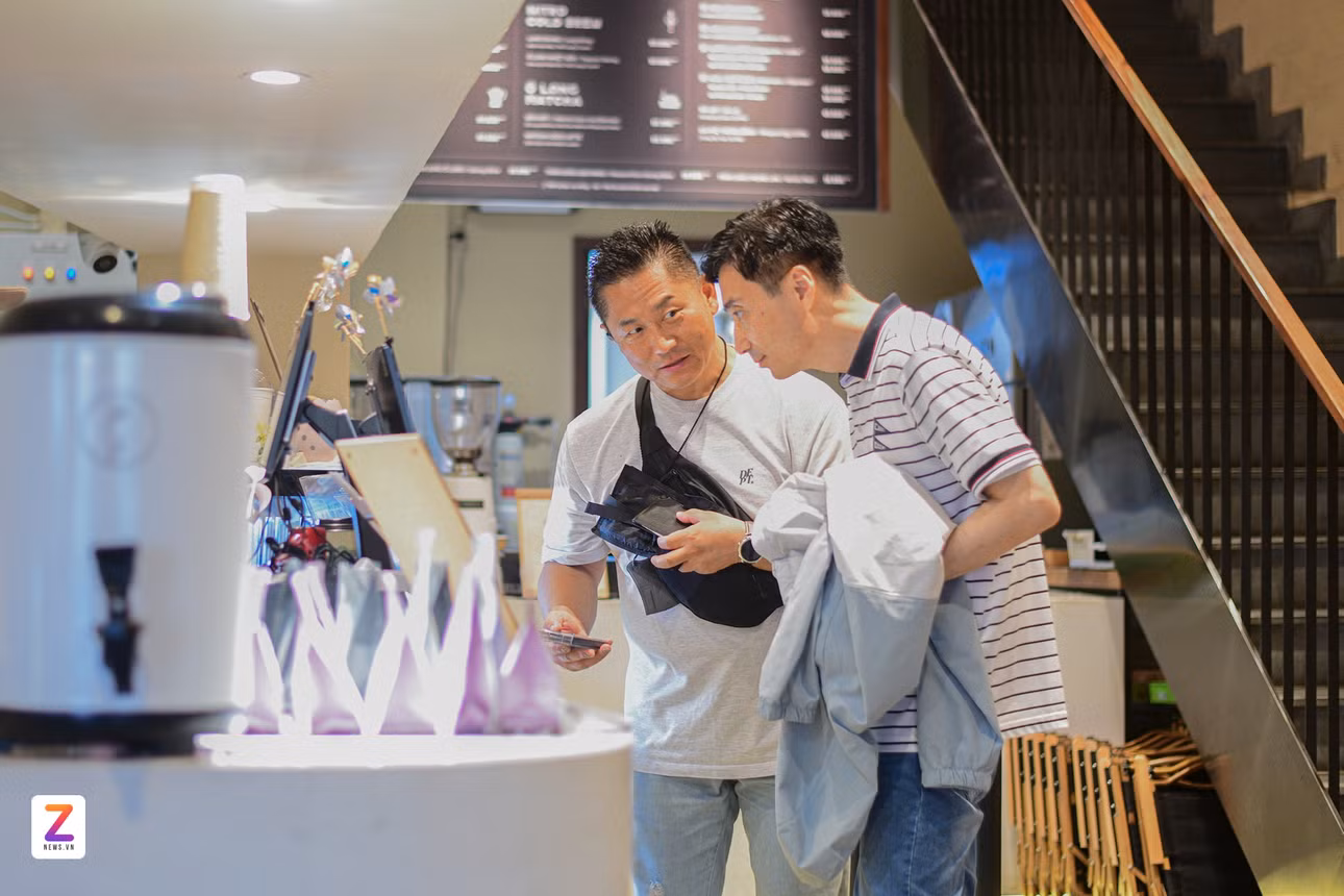 2 khách du lịch Trung Quốc tại TP.HCM vào tháng 10. Ảnh: Linh Huỳnh.