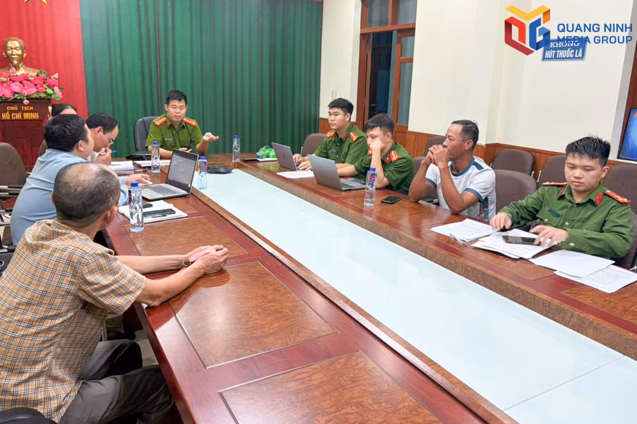 bqn_tr_hinh-anh-cong-an-phuong-ha-an-lam-viec-voi-cac-khu-pho.jpg