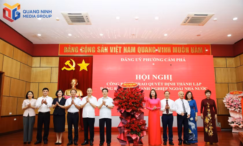 Để Đảng thêm vững mạnh