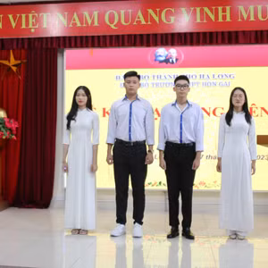 Tuổi 18 dưới cờ Đảng