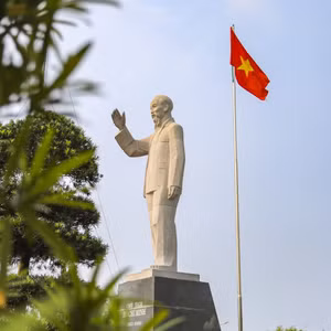 CÔ TÔ LÀM THEO LỜI BÁC