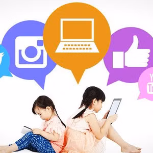 Giải trí trên mạng xã hội - Đừng để trẻ "lạc lối"