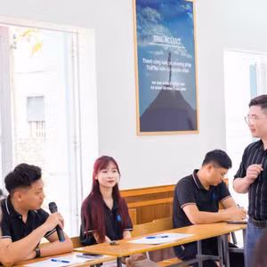 Thanh xuân có Đảng soi đường