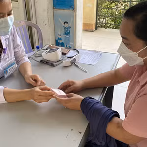 Vì phụ nữ và trẻ em gái