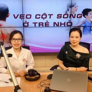 Chuyện cùng bác sĩ: Phục hồi chức năng vẹo cột sống ở trẻ nhỏ