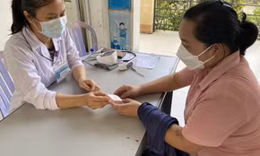 Vì phụ nữ và trẻ em gái