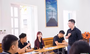 Thanh xuân có Đảng soi đường