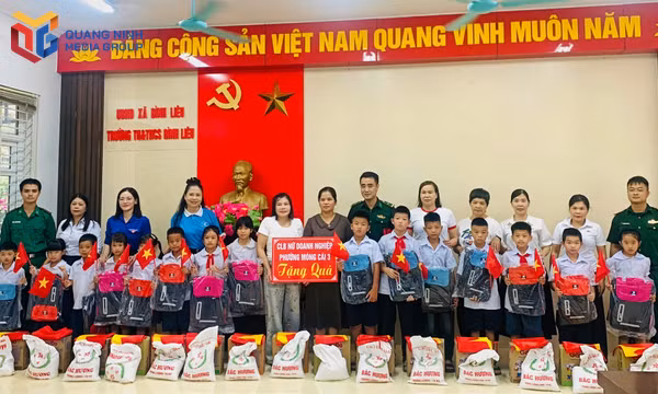 Tiếp sức cho học sinh khó khăn tới trường