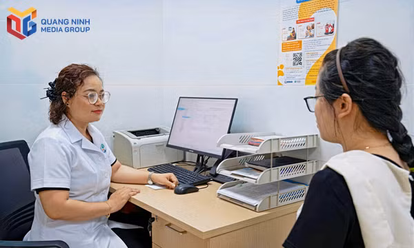 Chăm sóc trẻ sinh non tại Bệnh viện Sản Nhi Quảng Ninh.
