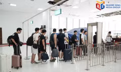 Sôi động giao thương qua cửa khẩu Móng Cái