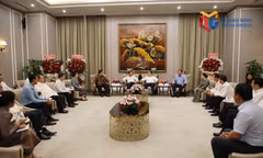 Đồng chí Bí thư Tỉnh ủy tiếp xã giao Đoàn đại biểu 3 tỉnh Bắc Lào