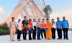 Đoàn ĐBQH tỉnh thăm, tặng quà doanh nghiệp, cơ sở sản xuất kinh doanh bị thiệt hại nặng nề sau bão số 3, tháng 9-2024