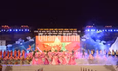 Lễ Công bố thành lập thị xã Đông Triều, tháng 4-2015