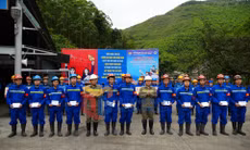 Chủ tịch Tổng Liên đoàn Lao động Việt Nam Nguyễn Anh Tuấn thăm, tặng quà công nhân Than Vàng Danh, tháng 5-2026