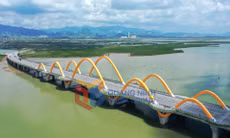 Cầu Tình Yêu (TP Hạ Long)