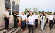 Bí thư Tỉnh ủy Quản Minh Cường đi khảo sát tổ chức và hoạt động của chính quyền địa phương 2 cấp tại phường Bãi Cháy, tháng 8-2026