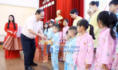 Bí thư Tỉnh ủy Quản Minh Cường thăm, trao quà cho bệnh nhi tại Bệnh viện Sản Nhi, tháng 6-2026