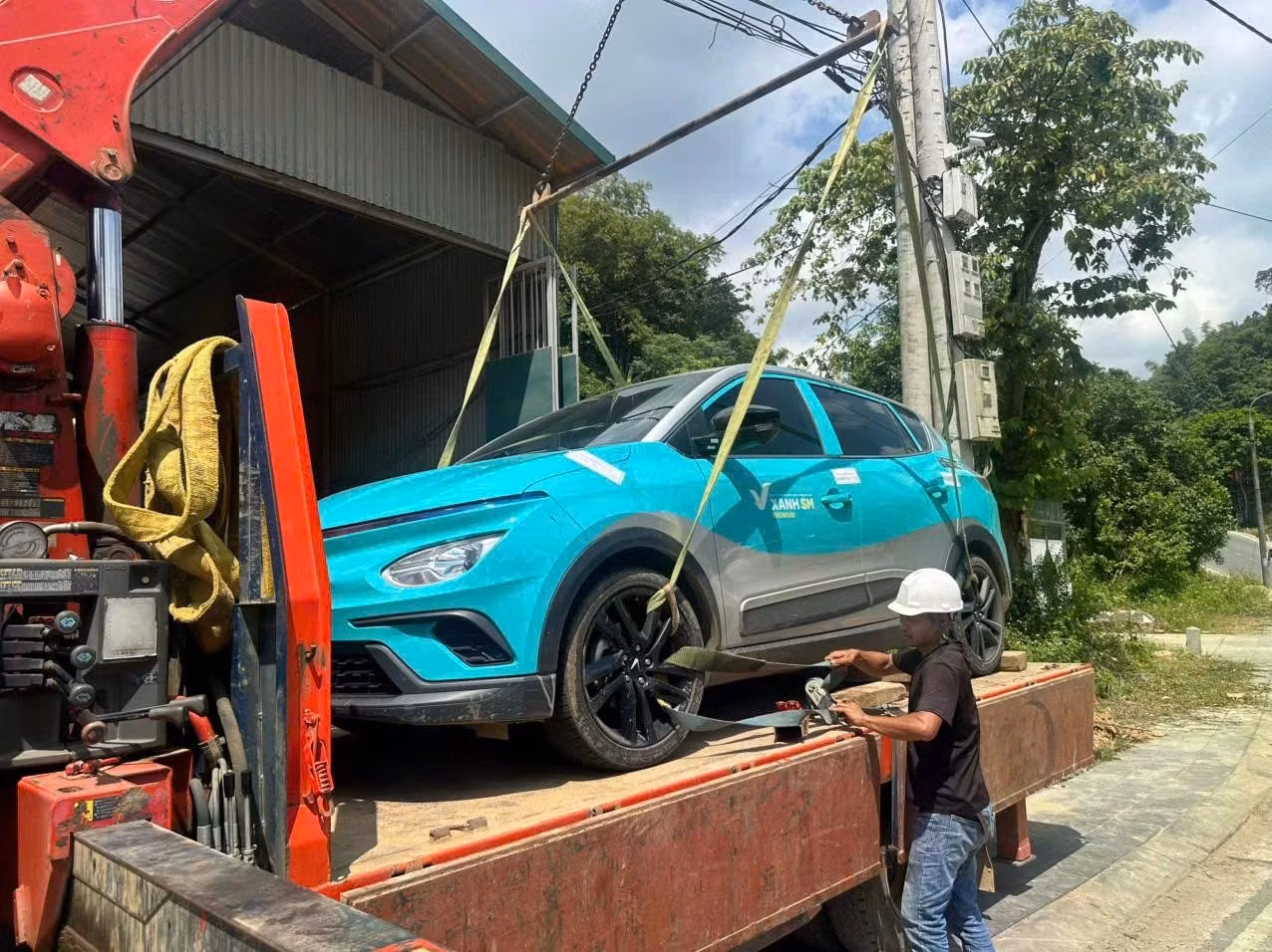 Phương tiện bị tạm giữ theo quy định.