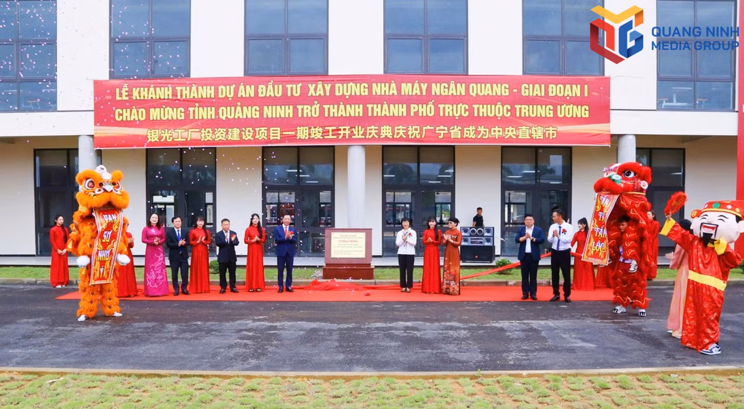 Các đại biểu tham dự lễ khánh thành Nhà máy Ngân Quang - giai đoạn 1.