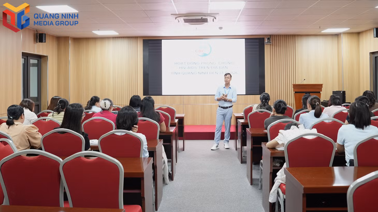bqn_tl_bac-si-cki-luu-thanh-hai-truong-khoa-phong-chong-hiv-aids-cdc-quang-ninh-tap-huan-cho-can-bo-co-so.jpg