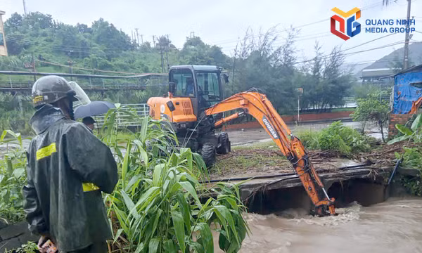 Phường Mông Dương hiệp đồng lực lượng ứng phó mưa lớn