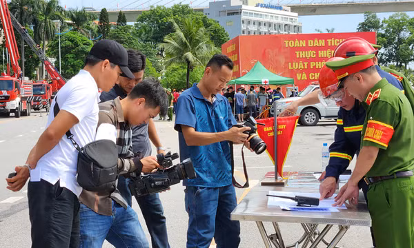 3 khâu đột phá, 8 chỉ tiêu trọng tâm