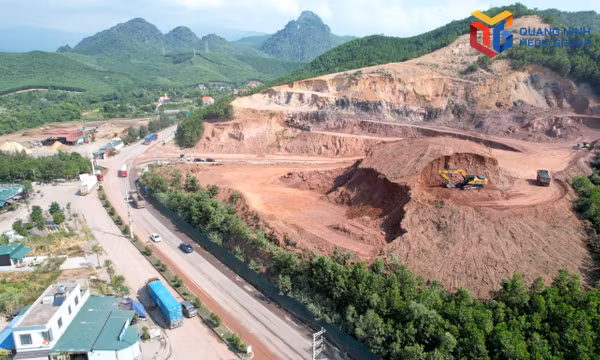 Gỡ nút thắt mặt bằng Cụm công nghiệp Hoành Bồ 1