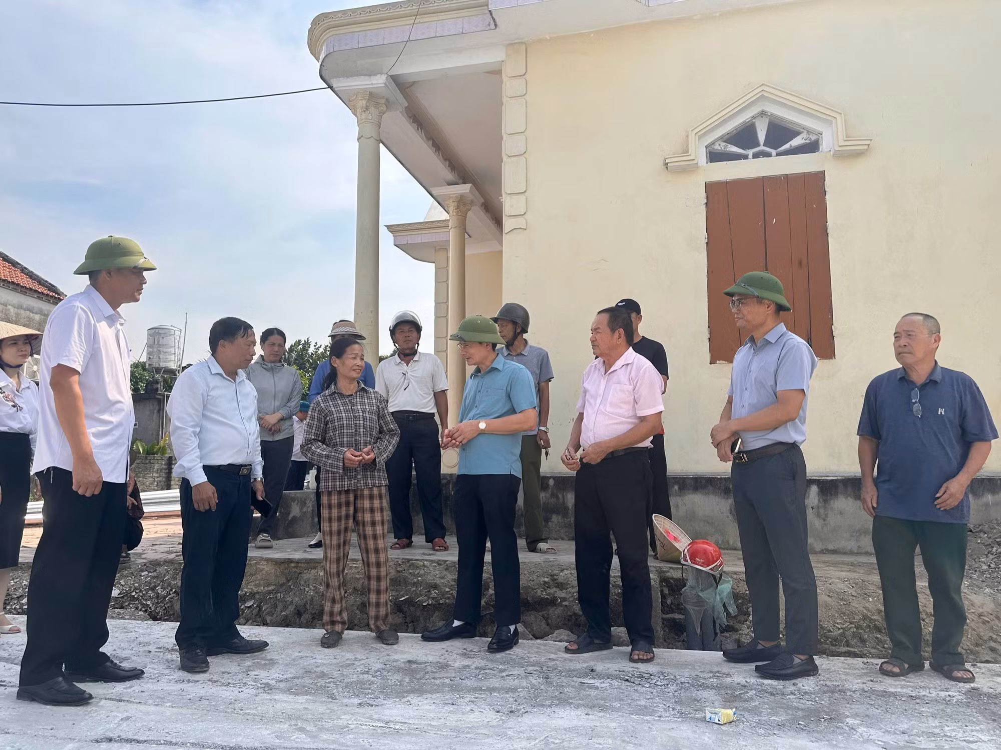 bai-1-lanh-dao-phuong-lien-hoa.jpg