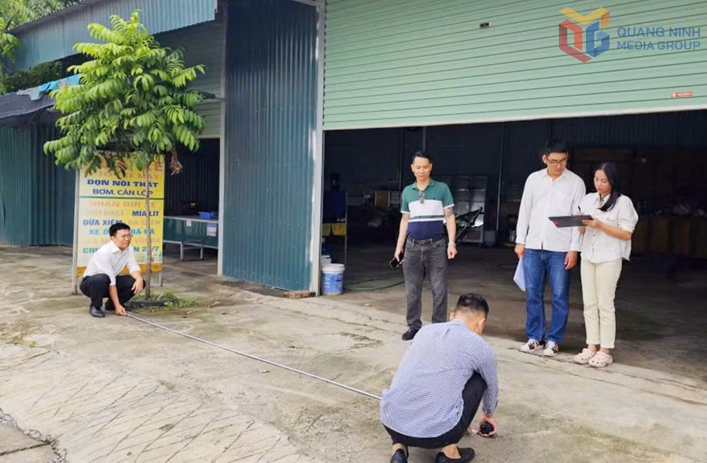 bai-2-can-bo-trung-tam-cung-ung-hiep-hoa.jpg