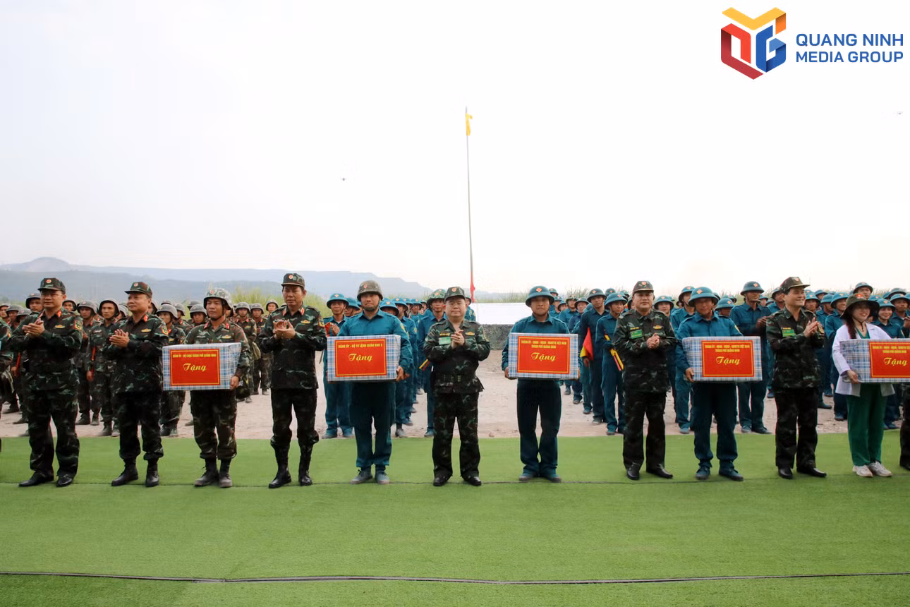 bqn_tr_tang-qua.jpg