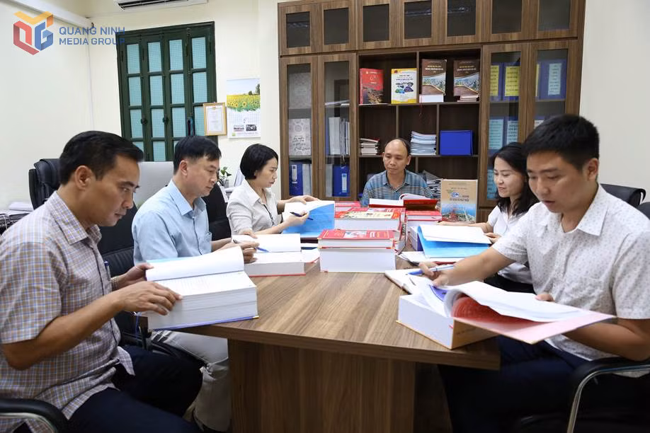 Năm 2025, Công ty Than Uông Bí có 51 bài dự thi Cuộc thi chính luận về bảo vệ nền tảng tư tưởng của Đảng, trong đó 4 bài được lựa chọn gửi cấp Đảng ủy TKV; 9 tác phẩm tham gia Giải Búa liềm vàng.