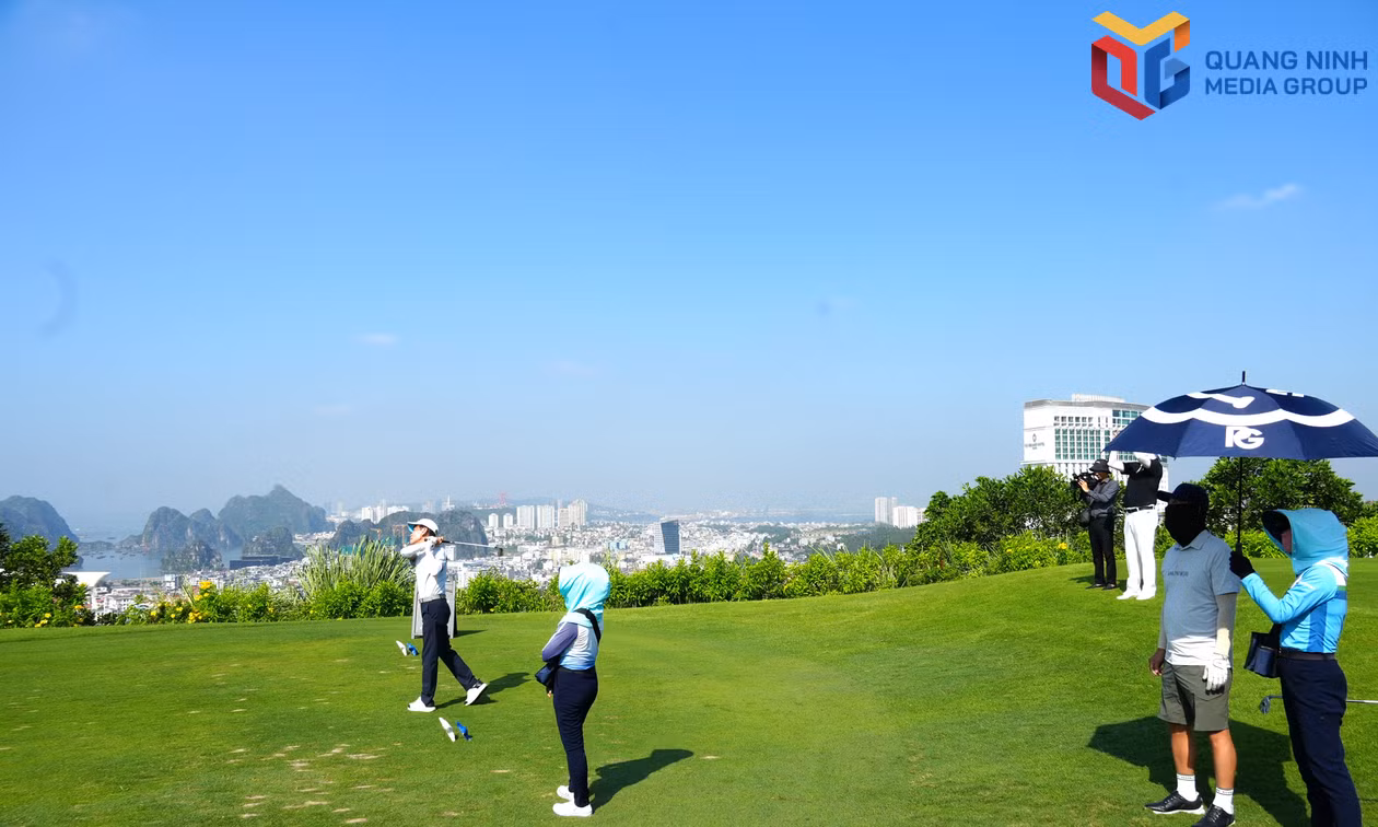 Quảng Ninh đón nhiều đoàn khách du lịch golf Hàn Quốc