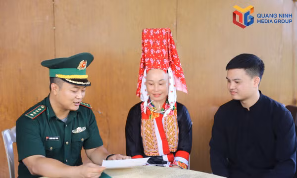 Xây dựng Đảng gắn với giảm nghèo bền vững ở Hoành Mô