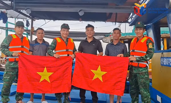 Đồn Biên phòng đảo Trần: Đồng hành cùng ngư dân bám biển