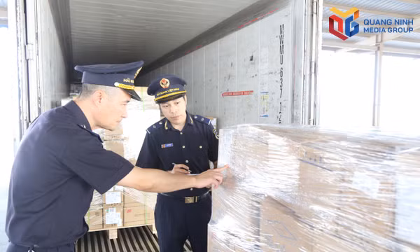 Hải quan CKQT Móng Cái: Thu ngân sách 10 tháng đạt hơn 4.460 tỷ đồng
