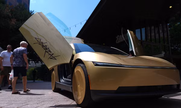 Elon Musk ra mắt dịch vụ taxi tự lái không có vô-lăng tại Mỹ