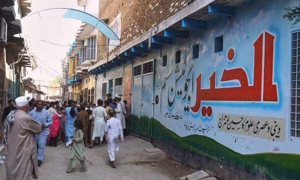 Pakistan kiểm tra toàn bộ trường tư sau vụ sập mái trường khiến 35 người thiệt mạng