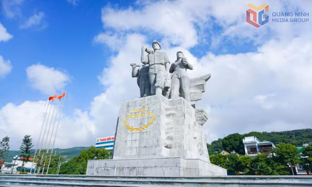 Quảng Ninh ơi, tự hào biết mấy